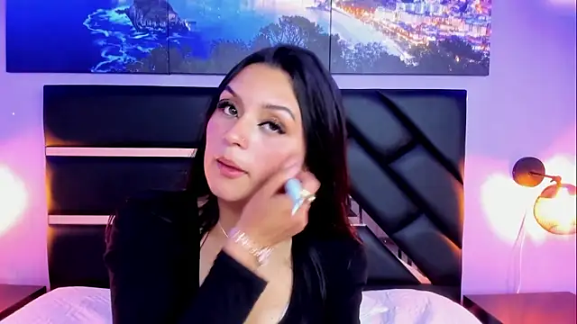 GAbrielaBotero online show from February 9, 8:24 pm