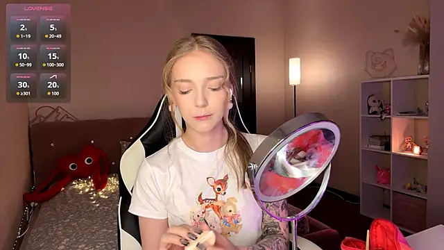 EvaPeace online show from April 8, 1:44 pm