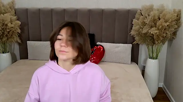 EdenSolis online show from October 28, 7:12 am