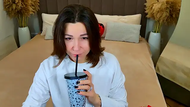 EdenSolis online show from March 8, 9:24 am