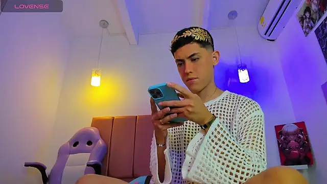 Iam criss09 online show from December 15, 8:02 pm