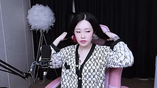 Snapshot of MISA_02 chatting on October 24, 12:12 pm MISA 02 online show from October 24, 12:12 pm