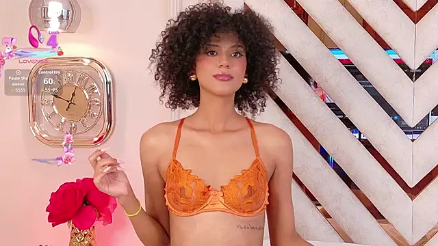 Snapshot of Lila-Rose chatting on December 2, 1:22 am Lila-Rose online show from December 2, 1:22 am