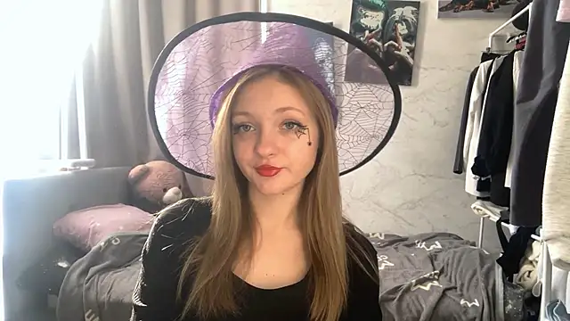 Snapshot of _petaI chatting on October 31, 6:25 am petaI online show from October 31, 6:25 am