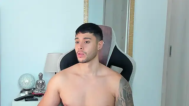 Snapshot of Ken_mailik1 chatting on January 9, 6:05 am Ken mailik1 online show from January 9, 6:05 am