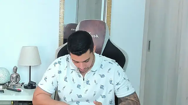 Snapshot of Ken_mailik1 chatting on January 11, 7:35 am Ken mailik1 online show from January 11, 7:35 am