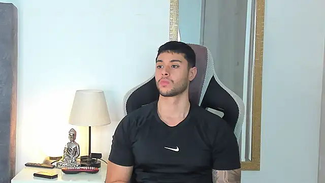 Snapshot of Ken_mailik1 chatting on February 3, 11:54 pm Ken mailik1 online show from February 3, 11:54 pm