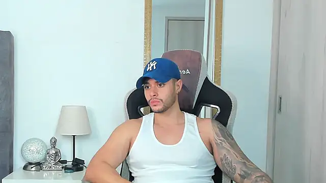 Snapshot of Ken_mailik1 chatting on February 21, 1:28 am Ken mailik1 online show from February 21, 1:28 am