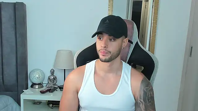 Snapshot of Ken_mailik1 chatting on February 28, 11:17 pm Ken mailik1 online show from February 28, 11:17 pm