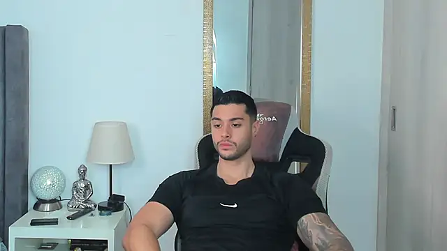 Snapshot of Ken_mailik1 chatting on March 3, 6:36 pm Ken mailik1 online show from March 3, 6:36 pm