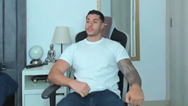Snapshot of Ken_mailik1 chatting on May 11, 10:29 pm Ken mailik1 online show from May 11, 10:29 pm