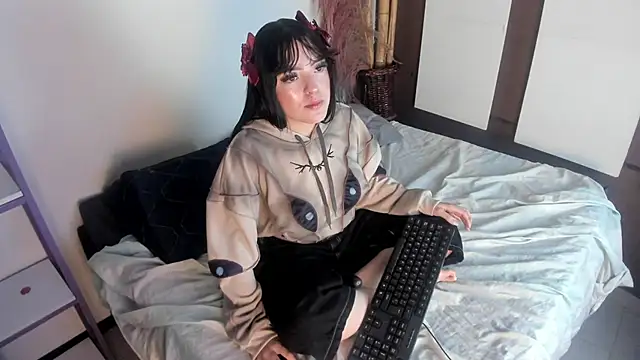 bubble  angel   online show from January 9, 11:46 am