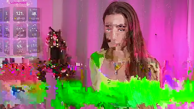 Snapshot of Avie__comeback chatting on December 14, 6:52 am Avie comeback online show from December 14, 6:52 am