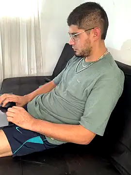 Snapshot of mirallesandbig chatting on October 23, 9:24 pm mirallesandbig online show from October 23, 9:24 pm