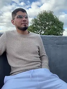 Snapshot of mirallesandbig chatting on November 2, 9:17 pm mirallesandbig online show from November 2, 9:17 pm