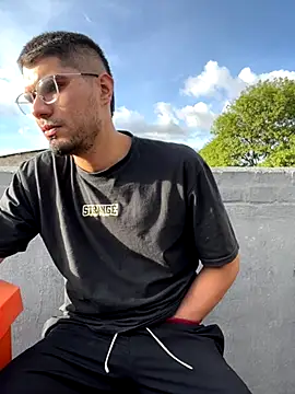 Snapshot of mirallesandbig chatting on November 10, 9:36 pm mirallesandbig online show from November 10, 9:36 pm