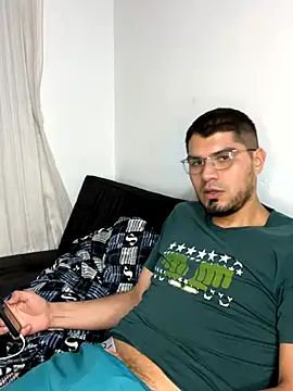 Snapshot of mirallesandbig chatting on November 15, 11:21 pm mirallesandbig online show from November 15, 11:21 pm