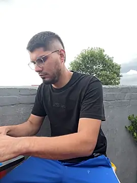 Snapshot of mirallesandbig chatting on November 16, 8:58 pm mirallesandbig online show from November 16, 8:58 pm