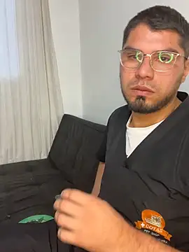 Snapshot of mirallesandbig chatting on November 28, 10:23 pm mirallesandbig online show from November 28, 10:23 pm