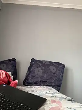 Snapshot of Wildpineapple chatting on November 8, 1:11 pm Wildpineapple online show from November 8, 1:11 pm