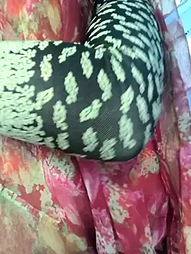 Snapshot of rasmi_powar chatting on November 7, 2:44 am rasmi powar online show from November 7, 2:44 am