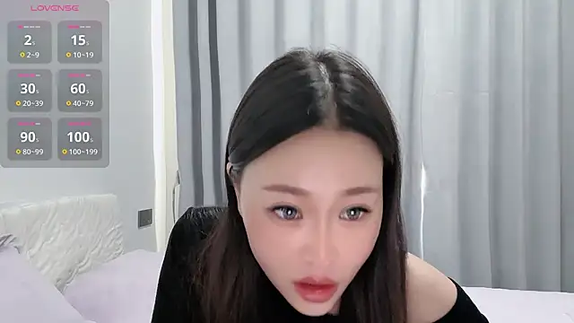 Snapshot of kitten-2001-yoyo chatting on October 30, 3:08 am kitten-2001-yoyo online show from October 30, 3:08 am