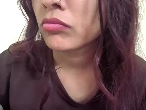 queen- nazia online show from October 19, 6:30 pm