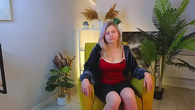 Snapshot of GeorginaPulgarin chatting on October 12, 6:23 am GeorginaPulgarin online show from October 12, 6:23 am