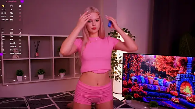 KaryTasch online show from November 17, 8:14 pm