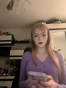 Snapshot of OpheliaMills chatting on October 12, 10:36 am OpheliaMills online show from October 12, 10:36 am