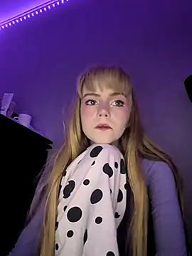 Snapshot of OpheliaMills chatting on November 7, 12:05 pm OpheliaMills online show from November 7, 12:05 pm