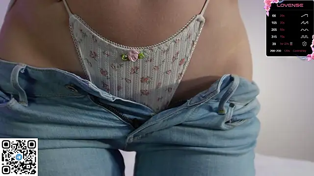 hotgirlfriend  online show from March 16, 9:46 am