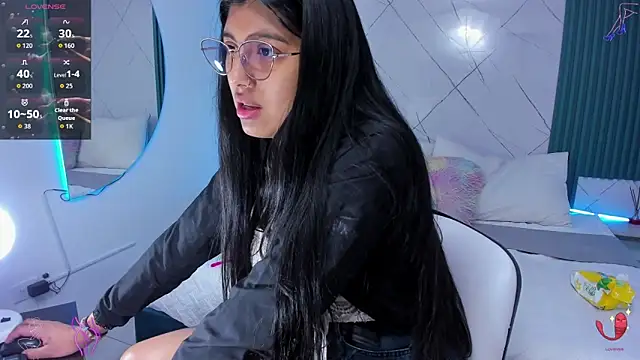 Briseida-White online show from October 27, 1:37 pm