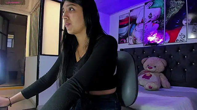 Briseida-White online show from December 16, 2:00 pm