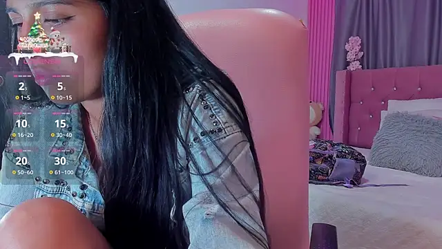 Briseida-White online show from December 18, 7:53 pm