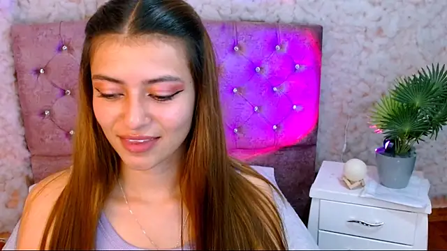 viky evanss online show from December 14, 3:06 pm