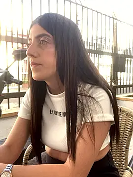 ElectraPink  online show from January 17, 1:05 pm