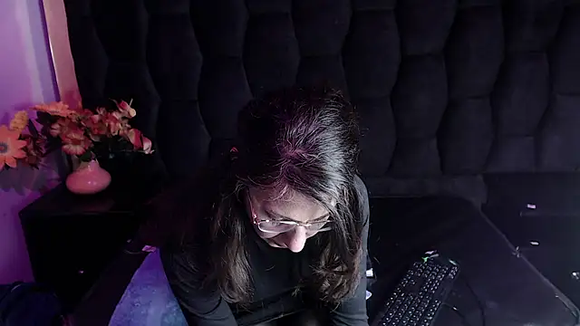 Kylie Bloom online show from November 16, 11:32 pm