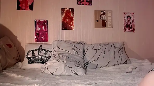 Snapshot of Daphne_Darkthorn chatting on March 26, 10:37 pm Daphne Darkthorn online show from March 26, 10:37 pm