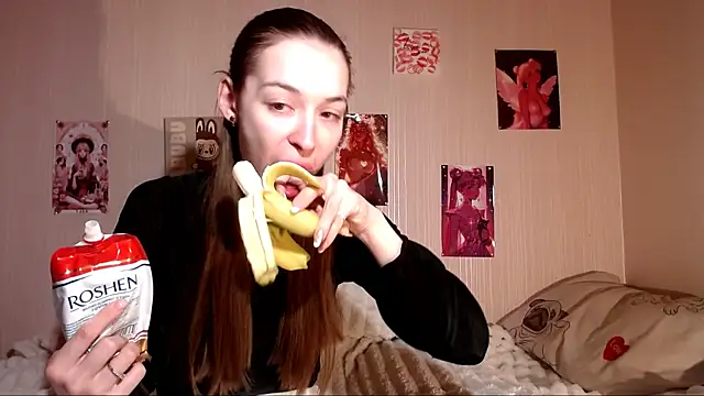 Snapshot of Daphne_Darkthorn chatting on April 13, 7:52 pm Daphne Darkthorn online show from April 13, 7:52 pm