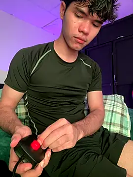 Im Camii online show from December 2, 6:03 pm