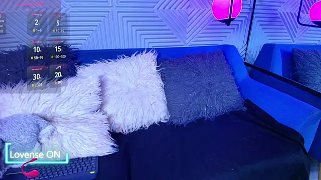 CinnamonHeat online show from October 14, 11:11 am