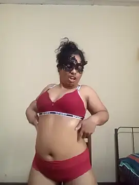 Expose Queen online show from March 22, 10:18 am