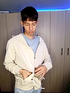 heyy noah11 online show from November 9, 12:42 am