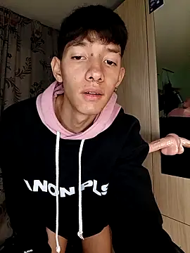 heyy noah11 online show from December 14, 1:33 am