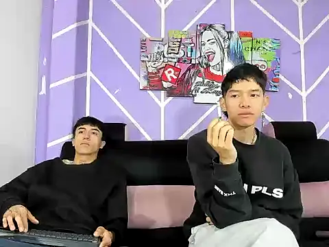 heyy noah11 online show from May 26, 1:18 pm