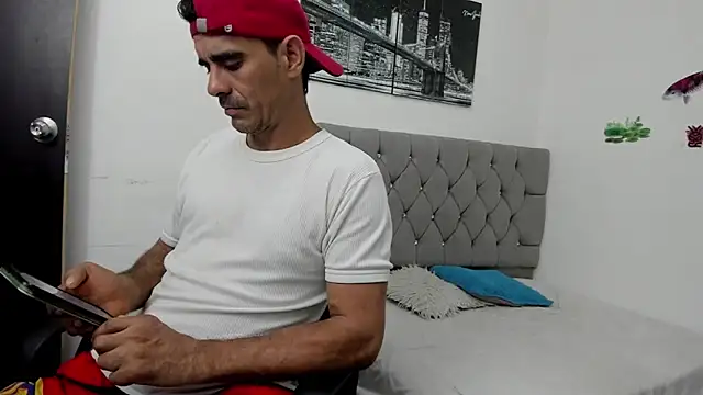 Sofi And Santy online show from March 29, 11:49 pm