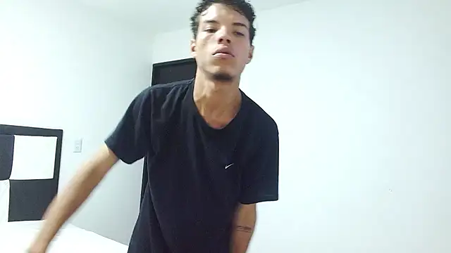 jhojan foxxx  online show from October 19, 7:36 pm