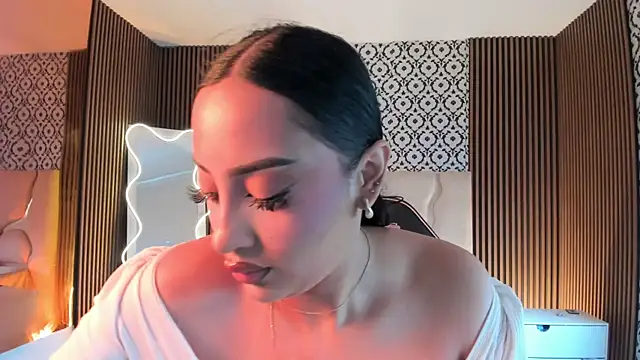 Snapshot of BEELLA_TAY1 chatting on April 28, 11:59 am BEELLA TAY1 online show from April 28, 11:59 am