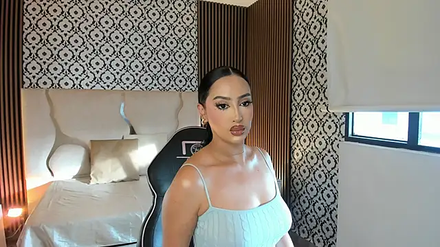 Snapshot of BEELLA_TAY1 chatting on May 1, 11:37 am BEELLA TAY1 online show from May 1, 11:37 am